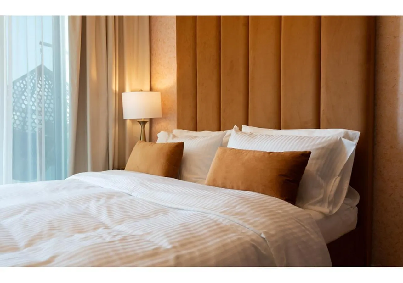 Keyrock Living - Reva 1Br With Lake View Dubai Apartment